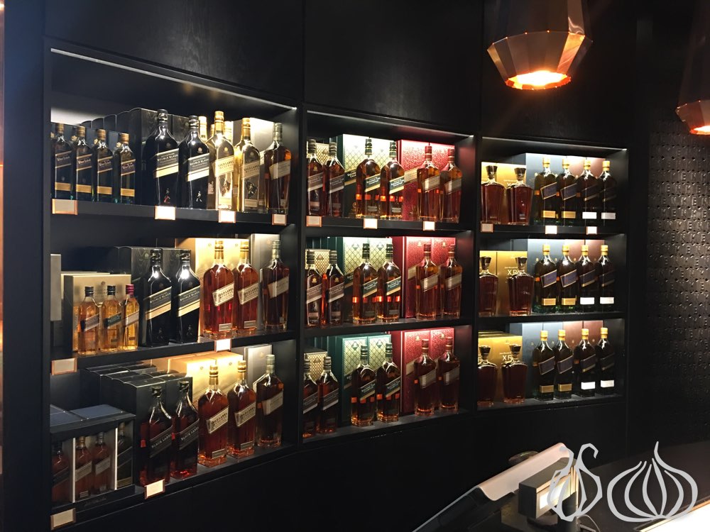 johnnie-walker-schiphol-amsterdam-airport72016-05-30-08-37-12