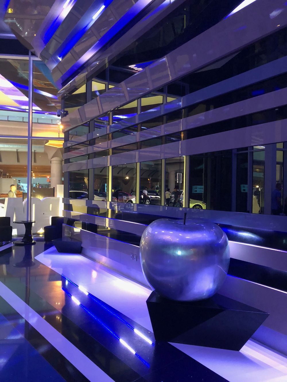 w-hotel-dubai-252018-03-13-05-26-27