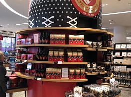 La Grande Epicerie du Bon Marche: The Christmas Display of 2017 ::  NoGarlicNoOnions: Restaurant, Food, and Travel Stories/Reviews - Lebanon