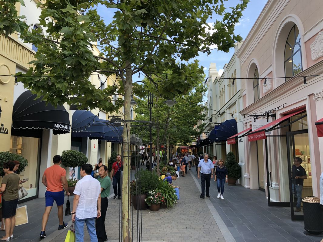 Shopping Madrid: Visit Las Outlet Village :: NoGarlicNoOnions: Restaurant, Food, and Travel Stories/Reviews - Lebanon